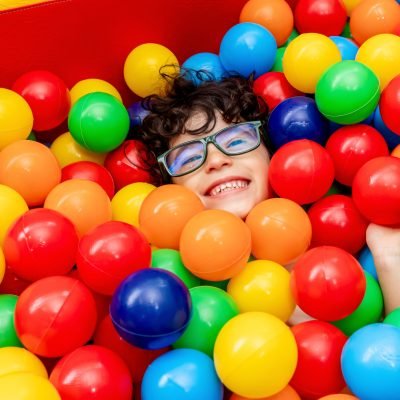 Assessoria clínicas e escolas